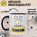 Cousin Geschenk Tasse So Gut Kann Nur Ein Cousin Aussehen Geschenkidee Kaffee-Becher Schwarz Trendation