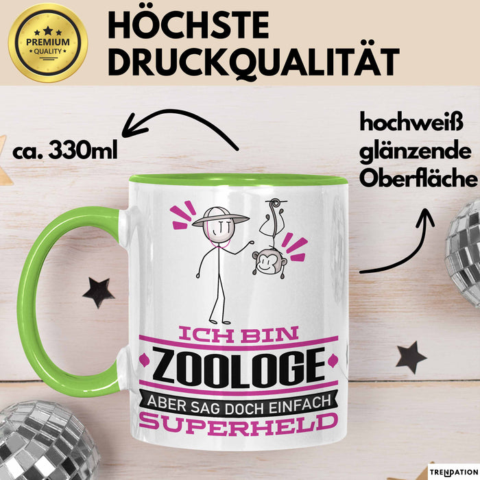 Zoologe Geschenk Tasse Ich Bin Zoologe Aber Sag Doch Einfach Superheld Lustige Geschenkdiee für Zoologe Kaffee-Becher Grün Trendation