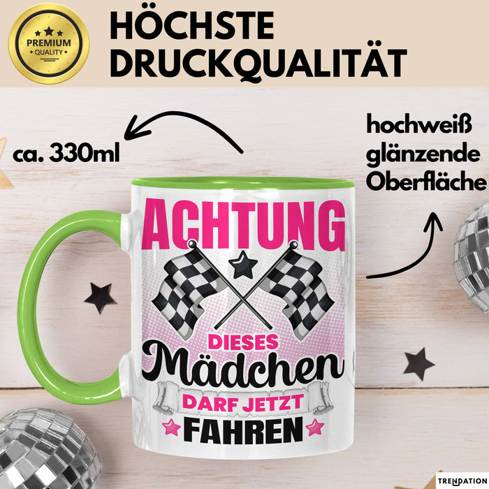 Führerschein Bestanden Geschenk Tasse Bestandener Führerschein Achtung Dieses Mädchen Darf Jetzt Fahren Fahrschule Kaffee-Becher Grün Trendation