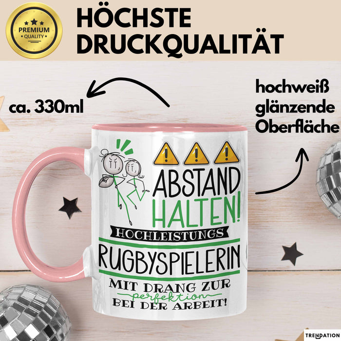 Rugbyspielerin Tasse Geschenk Lustig Abstand Halten Hochleistungs-Rugbyspielerin Mit Drang Zur Perfektion Bei Der Arbeit Rosa Trendation