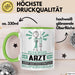 Arzt Geschenk Tasse Ich Bin Arzt Aber Sag Doch Einfach Superheld Lustige Geschenkdiee für Arzt Kaffee-Becher Grün Trendation