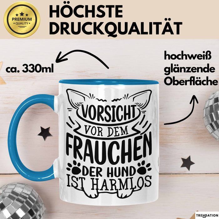 Frauchen Tasse Geschenk Hundebesitzerin Spruch Geschenkidee Kaffee-Becher Hunde Besitzerin Vorsicht Vor Dem Frauchen Der Hund Ist Harmlos Blau Trendation