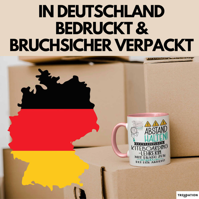 Kiteboarding-Lehrerin Tasse Geschenk Lustig Abstand Halten Hochleistungs-Kiteboarding-Lehrerin Mit Drang Zur Perfektion Bei Der Arbeit Rosa Trendation