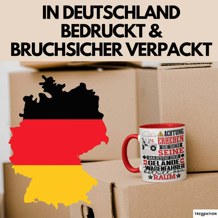 Geländewagenfahrer Geschenk Tasse Lustiger Spruch Erheben Sie Sich Der Geländewagenfahrer Betritt den Raum Rot Trendation