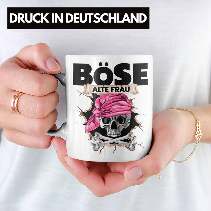 Böse Alte Frau Tasse Geschenk für Frauen Geschenkidee Piratin Kaffee-Becher Weiß Trendation