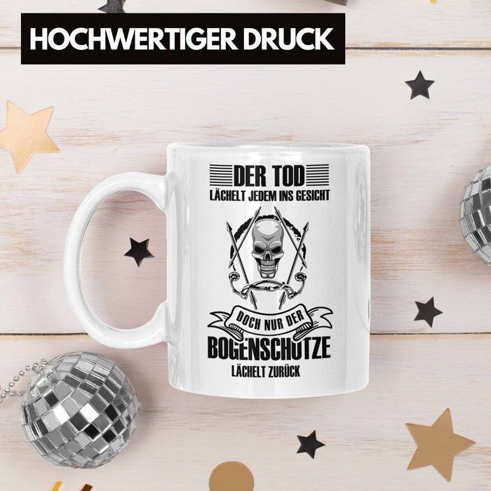 Lustige Bogenschießen Tasse für Bogenschützen Geschenkidee Pfeil und Bogen Motiv Weiß Trendation