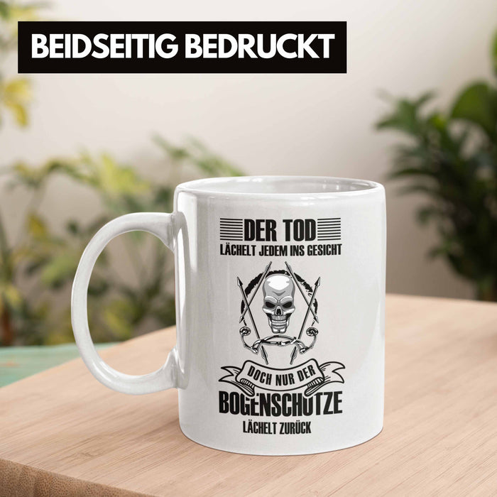 Lustige Bogenschießen Tasse für Bogenschützen Geschenkidee Pfeil und Bogen Motiv Weiß Trendation