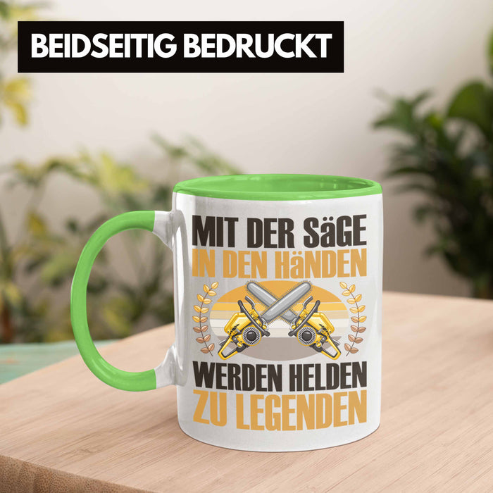 Forstarbeiter Tasse Geschenk Spruch Holzarbeiter Forstwirt Kettensäge in den Händen Grün Trendation